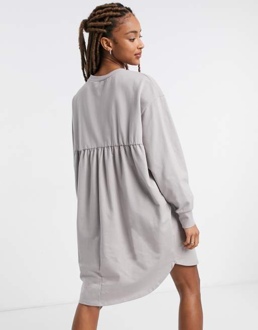 Vestido gris claro extragrande de estilo sudadera con parte trasera amplia  de ASOS DESIGN | ASOS