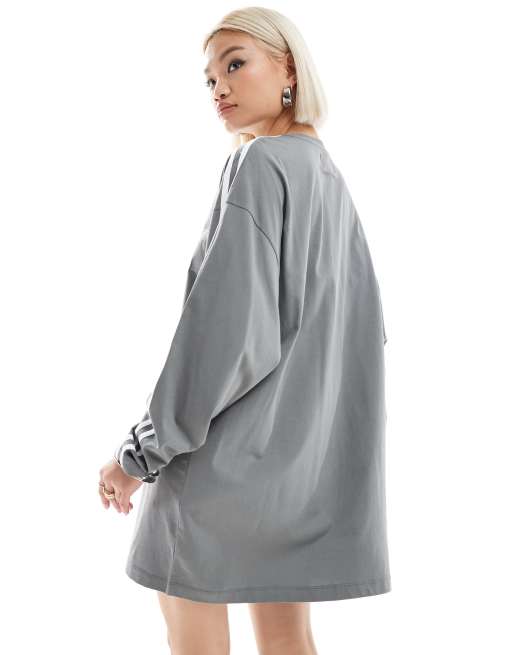 Vestido gris estilo camiseta de fútbol de manga larga de COLLUSION, 4 de 4