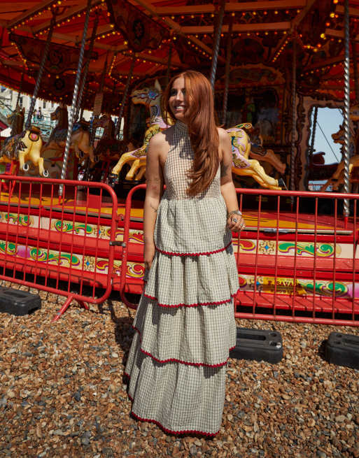 Conjunto De Vestido Largo Con Mangas Con Aberturas En Espiral