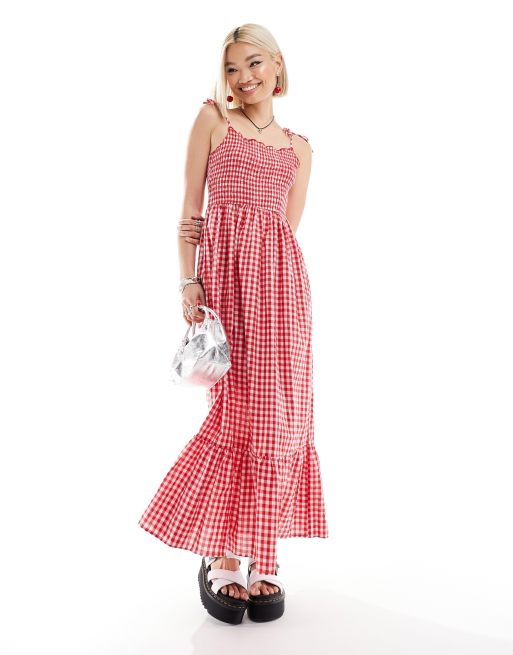 Vestido largo a cuadros vichy rojos de tirantes anudados en los hombros de Daisy Street