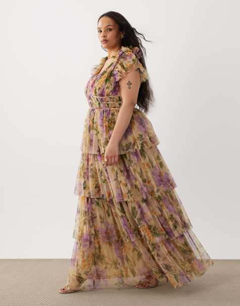 Vestido largo amarillo escalonado con estampado floral vintage, escote pronunciado y volantes en los hombros de tul de Lace & Beads Plus - view 1