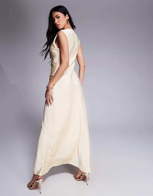 Vestido largo amarillo limón con cuello alto de satén de Forever New, 4 de 4