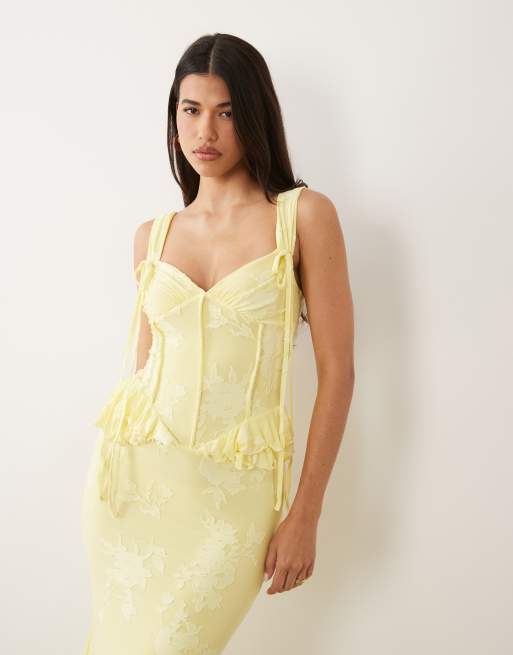Vestido largo amarillo limón con detalle de corsé y lazadas de devoré de ASOS DESIGN, 2 de 4
