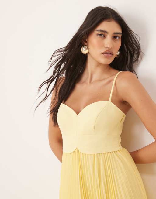 Vestido largo amarillo limón plisado con pecho en contraste de Forever New, 2 de 4