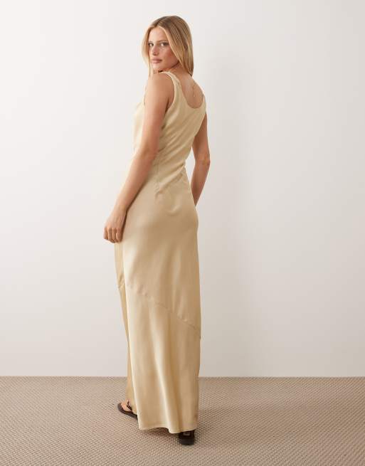Vestido largo amarillo limón tenue con cuello desbocado de satén de JDY, 4 de 4