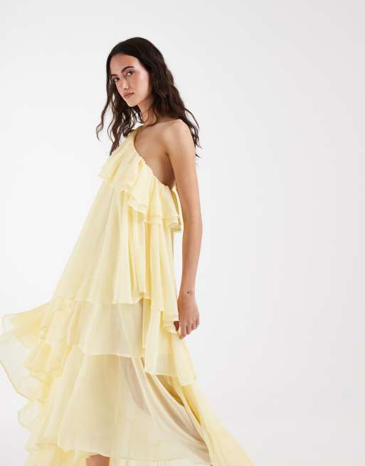 Vestido largo amarillo pastel asimétrico de estilo boho con diseño escalonado y volantes de Muse Assembly, 2 de 5