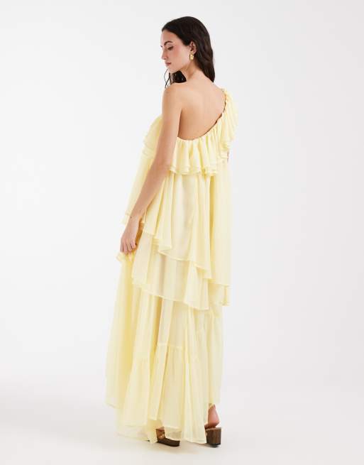 Vestido largo amarillo pastel asimétrico de estilo boho con diseño escalonado y volantes de Muse Assembly, 4 de 5