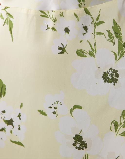 Vestido largo amarillo pastel con estampado floral y cuello desbocado de satén de VILA, 3 de 4