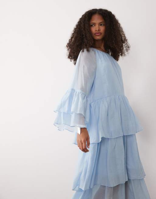 Vestido largo azul cielo escalonado de estilo boho con diseño voluminoso de YAS, 2 de 4