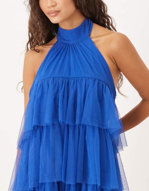 Vestido largo azul cobalto escalonado con espalda al aire de tul de Lace & Beads, 4 de 4