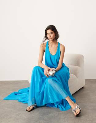 Vestidos de chiffon de cuello alto con abertura y lazo de cinturón Azul Cielo