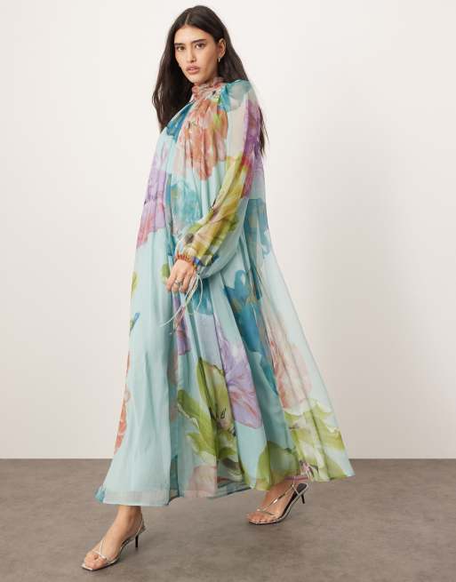 Vestido largo azul de corte trapecio con estampado floral grande y cuello subido de chifón de ARRANGE, 3 de 4