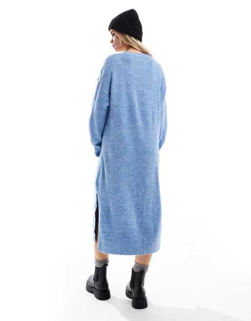 Vestido largo azul jaspeado extragrande con cuello de pico de punto de Vero Moda Petite, 4 de 4
