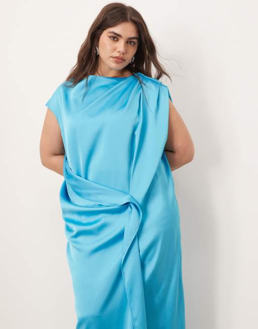 Vestido largo azul luminoso con lateral drapeado y hombro caído de satén de ARRANGE Curve, 2 de 4
