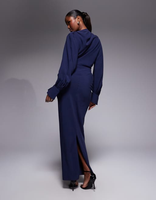 Vestido largo azul marino con cuello alto y falda drapeada de ASOS DESIGN, 4 de 4