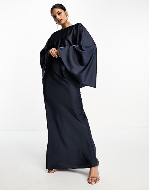 Vestido largo azul marino de corte al bies con mangas murciélago y cintura ceñida de satén de ASOS DESIGN