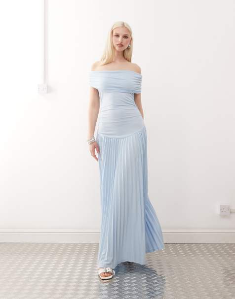 Vestido largo azul pastel con escote Bardot fruncido plegado, cintura baja y falda plisada Field of Dreams de Lioness - view 1