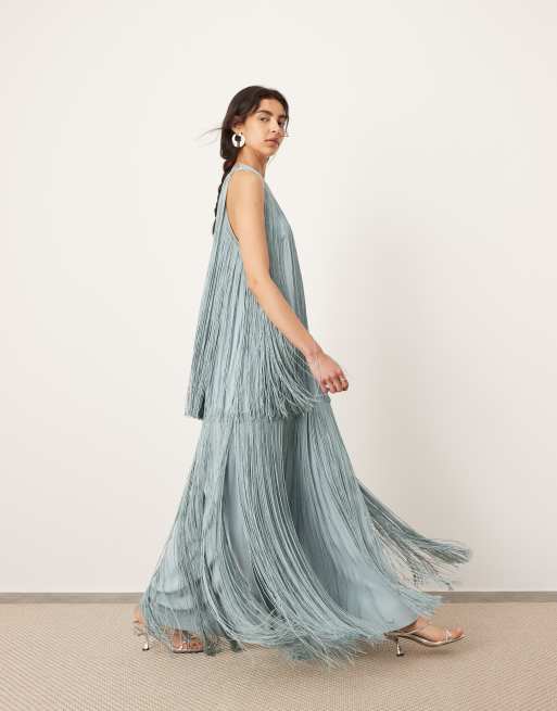 Vestido largo azul polvoriento con cuello de nadadora y flecos Ultimate de ASOS EDITION