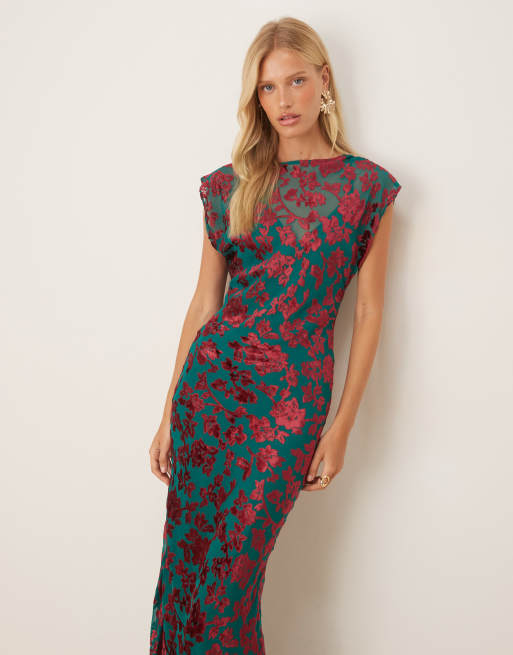 Vestido largo azul sin mangas con estampado floral rojo y cuello redondo de devoré de terciopelo de ASOS DESIGN, 4 de 4