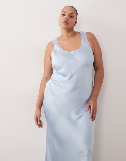 Vestido largo azul tenue con cuello ancho de satén de ASOS DESIGN Curve, 3 de 4