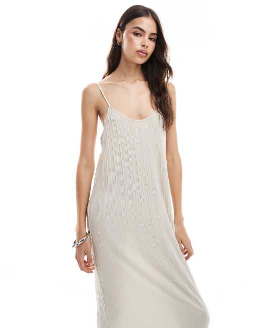 Vestido largo beis plisado con bajo asimétrico de punto liso de Vero Moda Tall, 2 de 4
