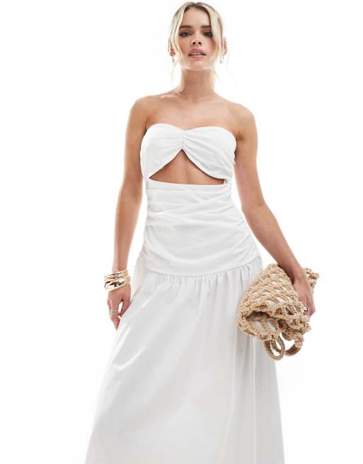 Vestido largo blanco con cintura caída, escote palabra de honor y detalle de abertura exclusivo de 4th & Reckless Petite