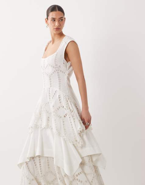 Vestido largo blanco con diseño bordado y falda a capas de ASOS DESIGN - view 1