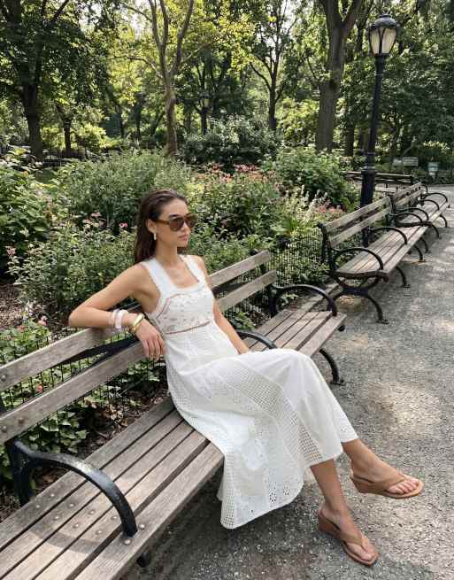 Vestido largo blanco de corte trapecio con diseño calado y bordado variado de Topshop, 11 de 11