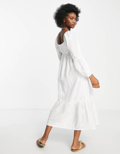 Vestido largo blanco de estilo mesonera con diseño bordado inglés de Miss Selfridge, 2 de 4