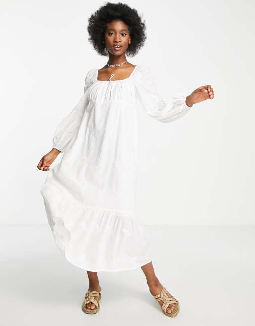 Vestido largo blanco de estilo mesonera con diseño bordado inglés de Miss Selfridge, 4 de 4