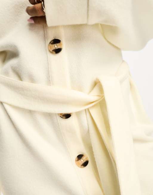 Vestido largo blanco invierno estilo cárdigan abotonado con cinturón de tejido muy suave de ASOS DESIGN, 3 de 4