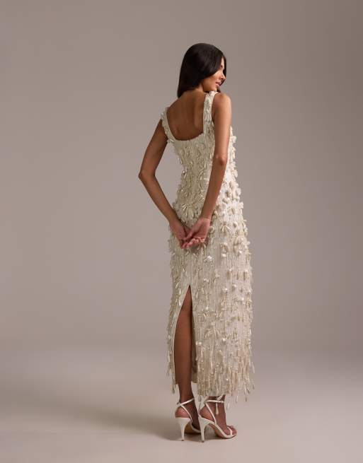 Vestido largo blanco marfil con escote cuadrado, flecos de cuentas e incrustaciones de perlas de ASOS DESIGN, 5 de 5
