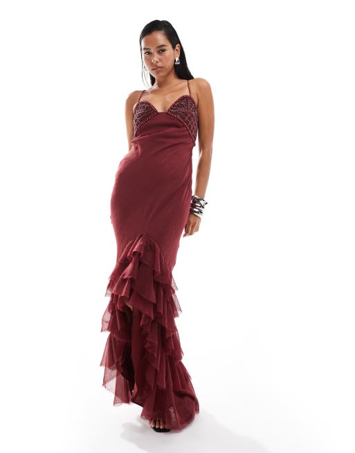 Vestido largo burdeos con cuello halter, detalle de volantes en el bajo y cuerpo adornado de ASOS DESIGN