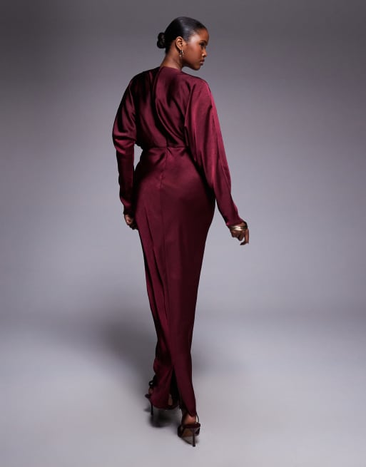 Vestido largo burdeos con mangas murciélago de satén de ASOS DESIGN, 4 de 4