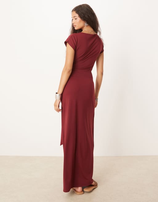 Vestido largo burdeos cruzado con mangas de casquillo y lazada delantera de ASOS DESIGN, 2 de 4