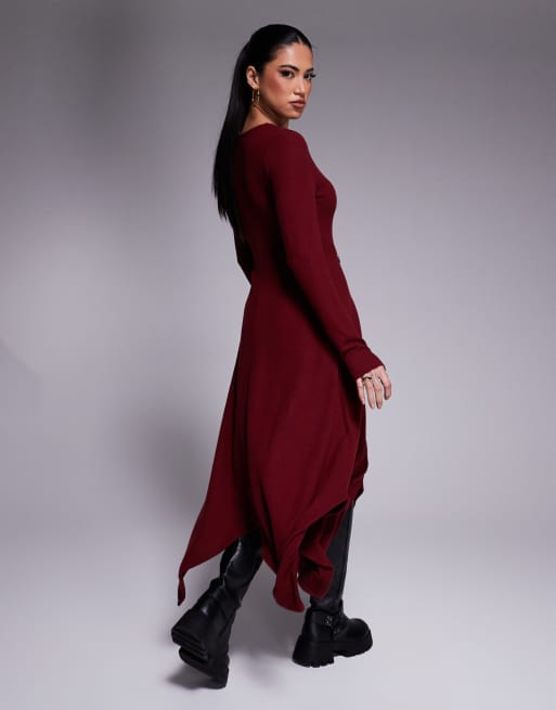 Vestido largo burdeos cruzado con tapeta de botones asimétrica de