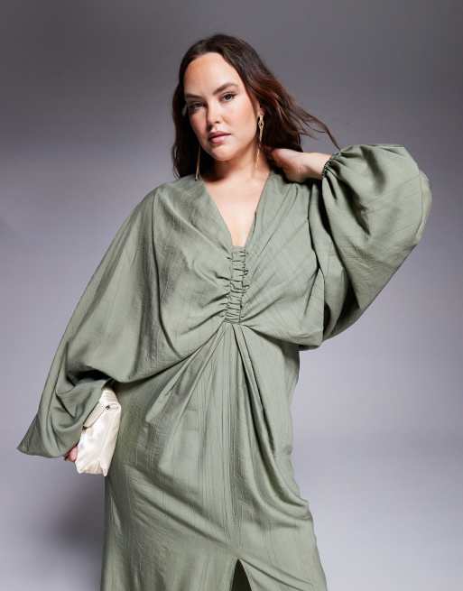 Vestido largo caqui claro escotado con diseño elástico y mangas blusón de ASOS DESIGN Curve, 2 de 4