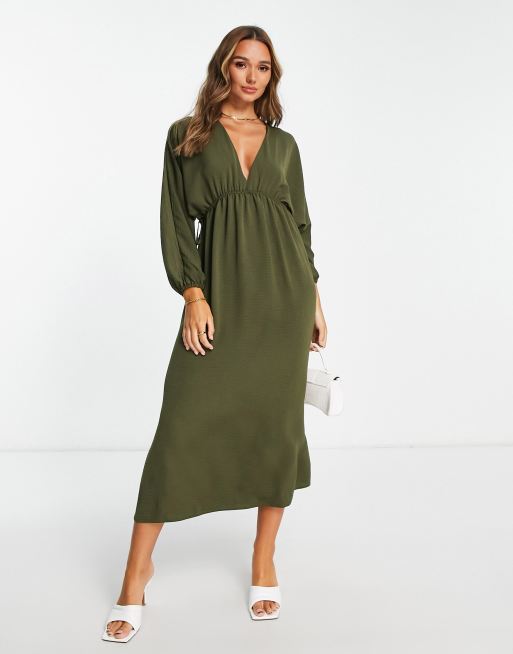 Vestido largo caqui con mangas murciélago y cinturilla elástica de ASOS DESIGN