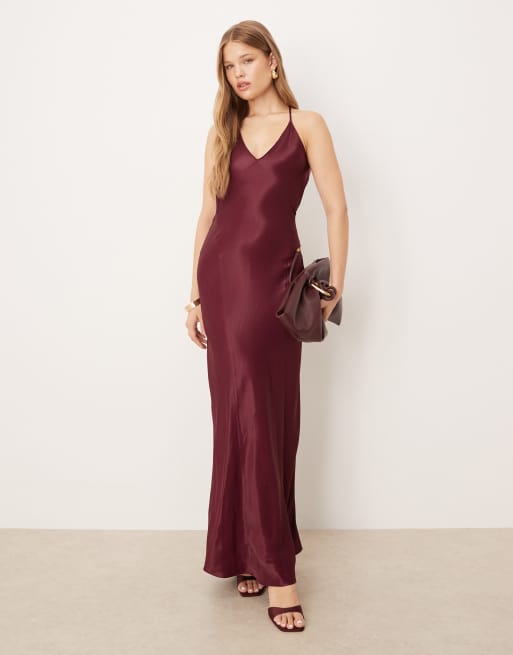 Vestido largo color ciruela con detalle de costuras de satén de ASOS DESIGN