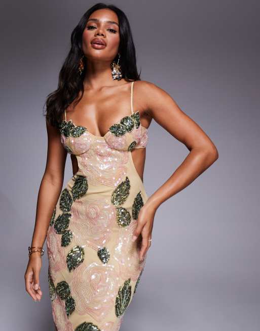 Vestido largo color crema con diseño de rosas con abalorios de ASOS LUXE, 2 de 4