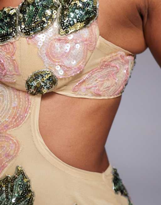 Vestido largo color crema con diseño de rosas con abalorios de ASOS LUXE, 3 de 4