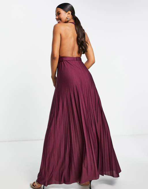 Vestido largo color guinda plisado con cuello halter y cinturón de ASOS DESIGN, 2 de 4