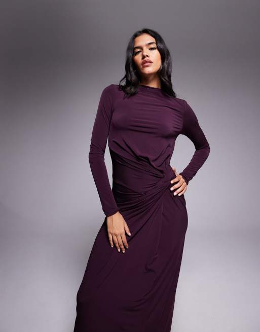 Vestido largo color higo intenso con cuello alto exclusivo de Daska, 2 de 4