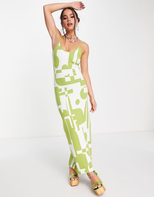 Vestido largo color lima con estampado geométrico y escote corazón de punto de Peppermayo