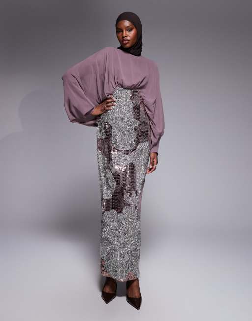 Vestido largo color malva con cuerpo estilo blusón, mangas de murciélago y falda con diseño floral de abalorios de ASOS DESIGN