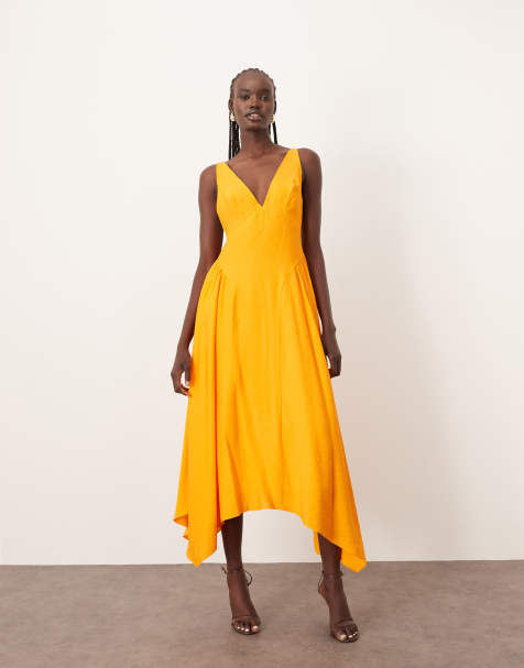 Vestido largo color mango de corte amplio con tirantes cruzados en la espalda de ARRANGE - view 1