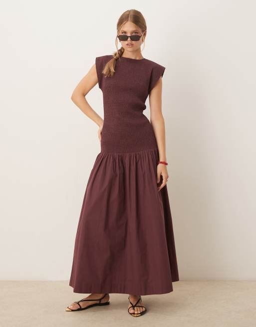 Vestido largo color mora oscuro fruncido con cuello subido y cintura baja de ASOS DESIGN