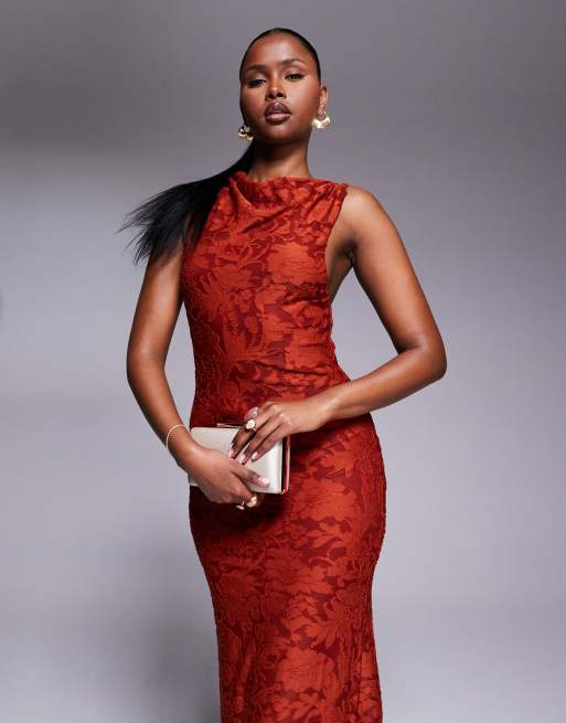 Vestido largo color óxido sin mangas con detalle retorcido en el hombro de devoré de ASOS DESIGN