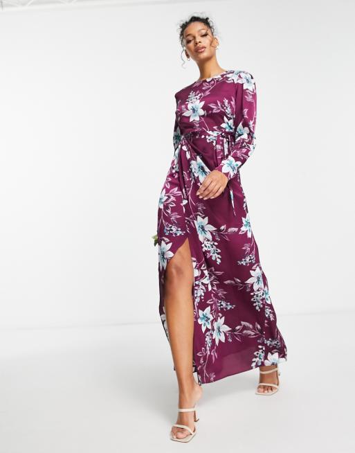 Vestido largo color vino con estampado floral de satén Modest de Liquorish 