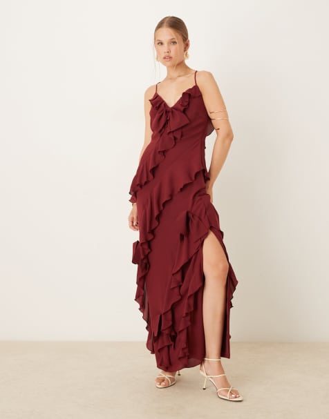 Vestido largo color vino con volantes y lazo de Pretty Lavish - view 1